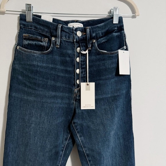 Good American - Good Curve Straight Jeans - Picture 2 of 5